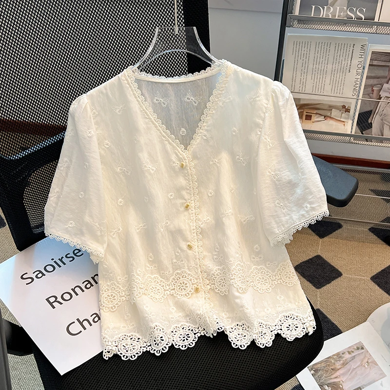 夏装小香风蕾丝衬衫女装提花镂空上衣小个子法式V领漂亮别致衬衣