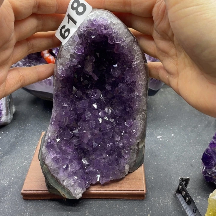 未镶嵌水晶大型摆件（非配饰）