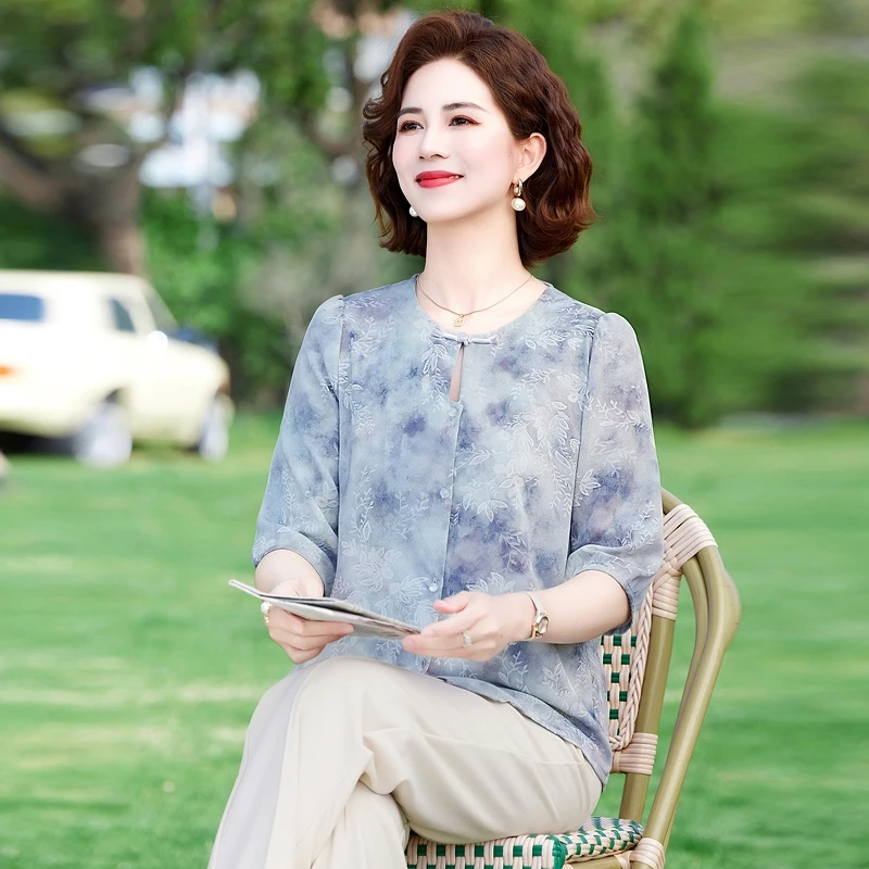 2025新款中年妈妈夏装七分袖洋气衬衫中老年女装春秋气质上衣