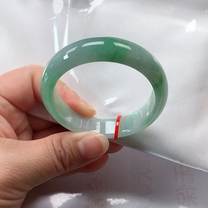 翡翠手镯未镶嵌翡翠039