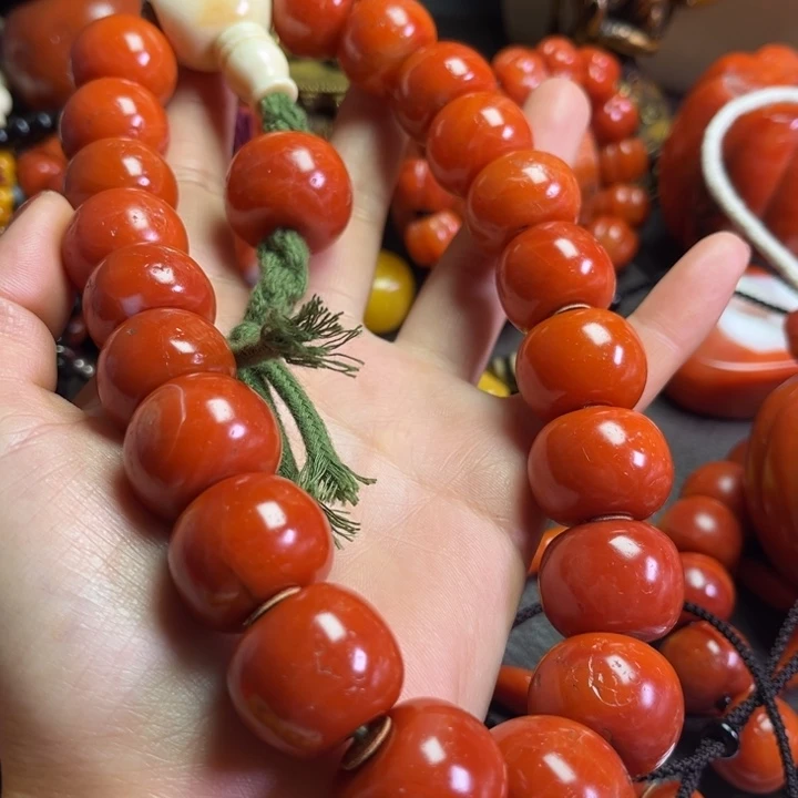 颈饰琉璃番****基琉璃………..