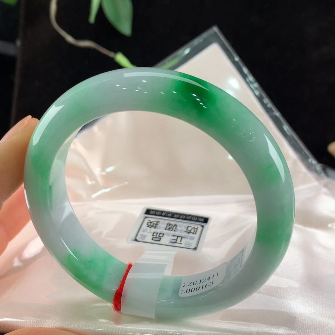 翡翠手镯未镶嵌111-0163