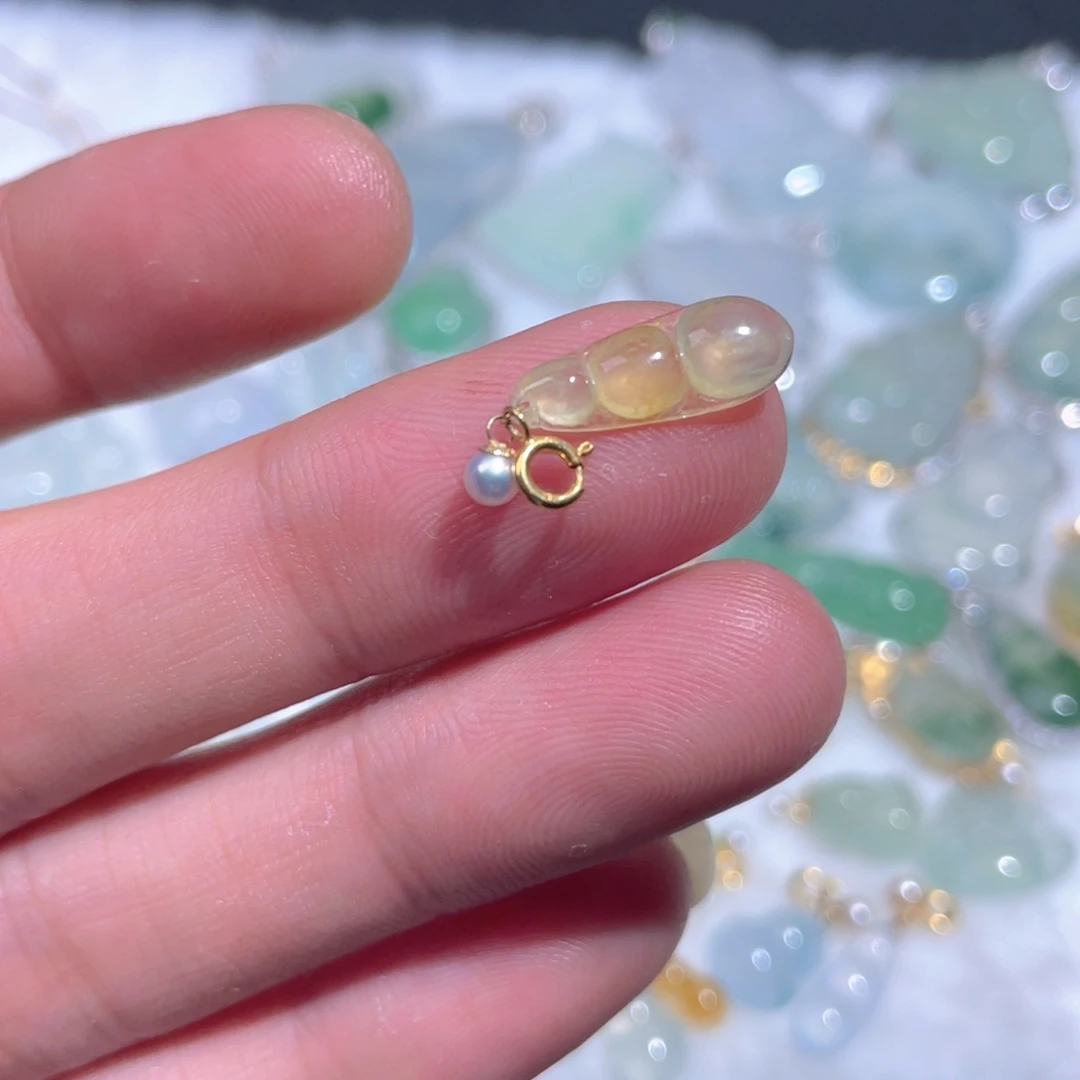 翡翠18K金镶嵌颈饰翡翠