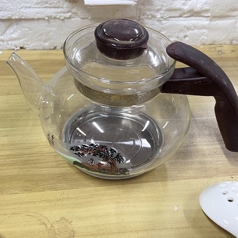 微瑕，玻璃壶约650毫升