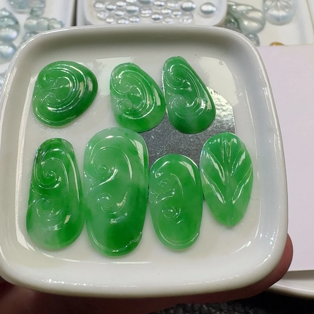 翡翠未镶嵌颈饰福利