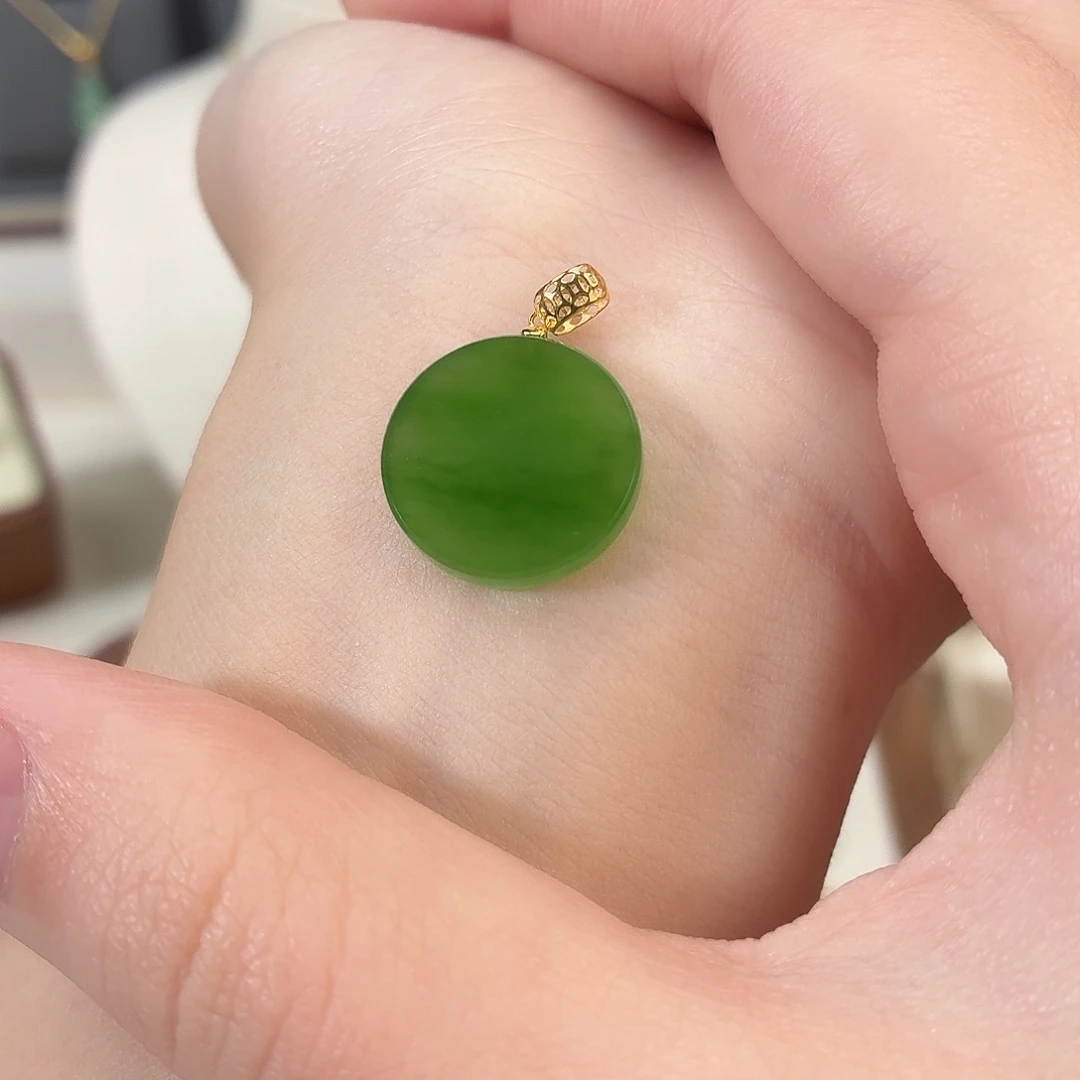 和田玉（碧玉）18K金镶嵌颈饰