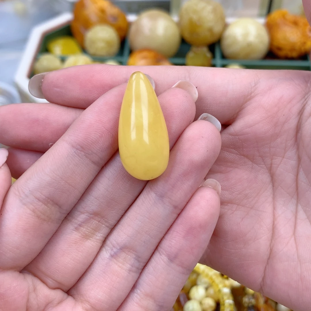 琥珀未镶嵌珠宝奇石