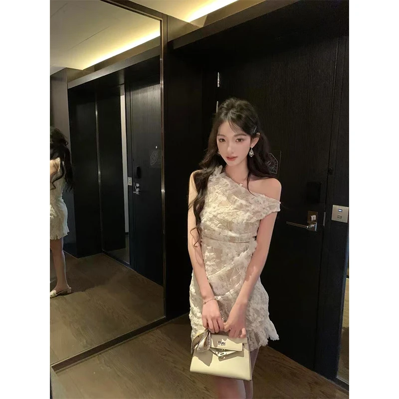 气质小香风蕾丝刺绣斜肩连衣裙高级感法式优雅荷叶边生日礼服裙