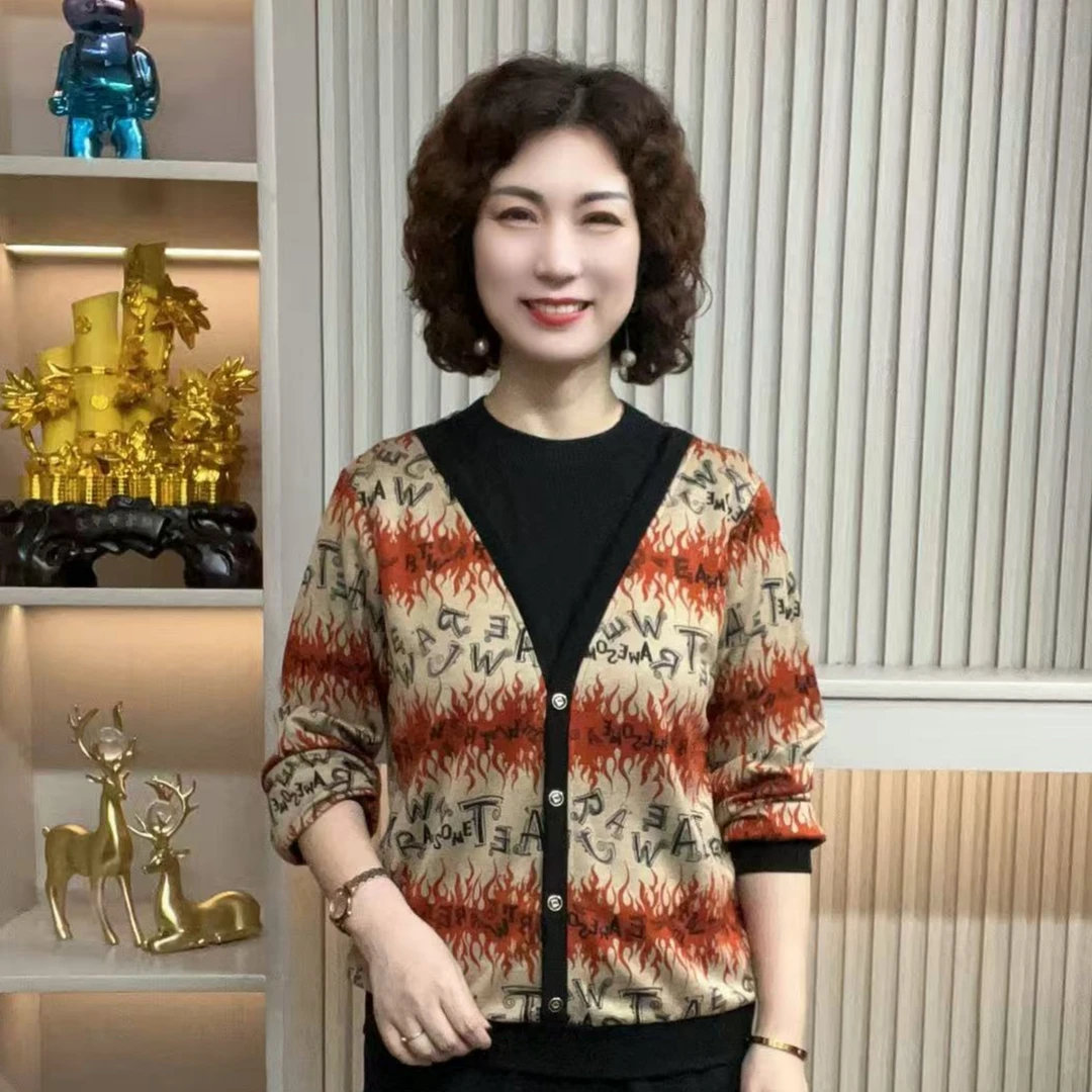 妈妈装流行时尚潮牌女装宽松秋装女士欧若拉独特漂亮上装休闲长袖