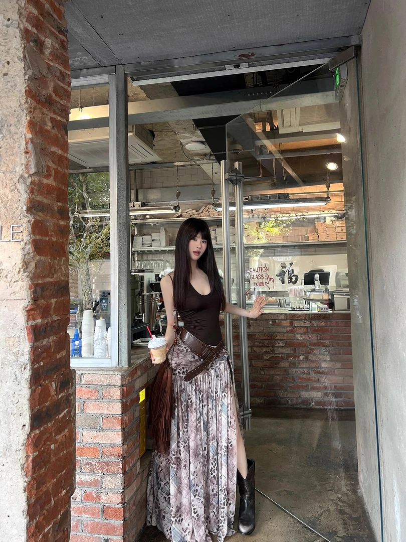 辣妹褶皱拼接豹纹挂脖无袖长裙高腰显瘦设计感小众开叉连衣裙