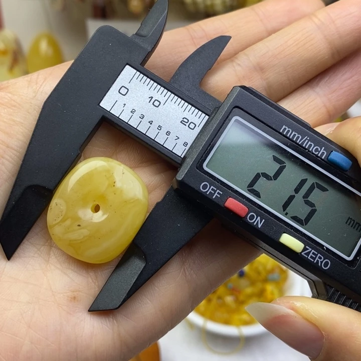 蜜蜡未镶嵌裸石微瑕，花粉