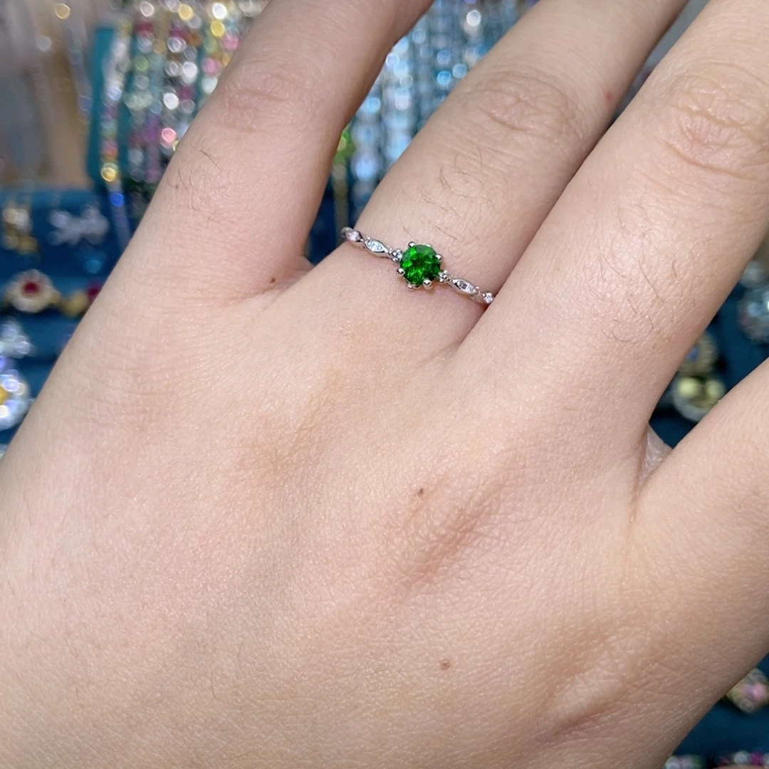 银S925镶嵌透辉石开口戒指