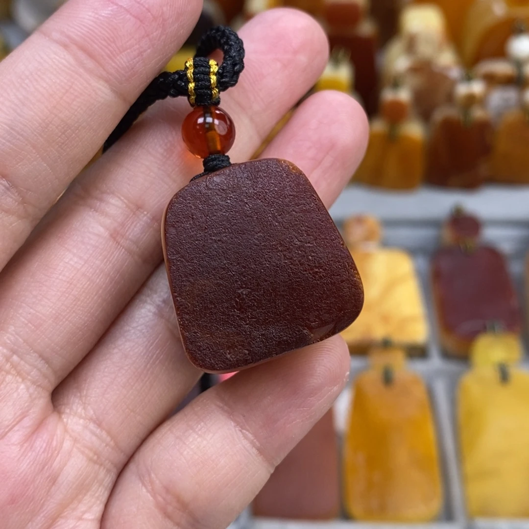 蜜蜡未镶嵌珠宝奇石