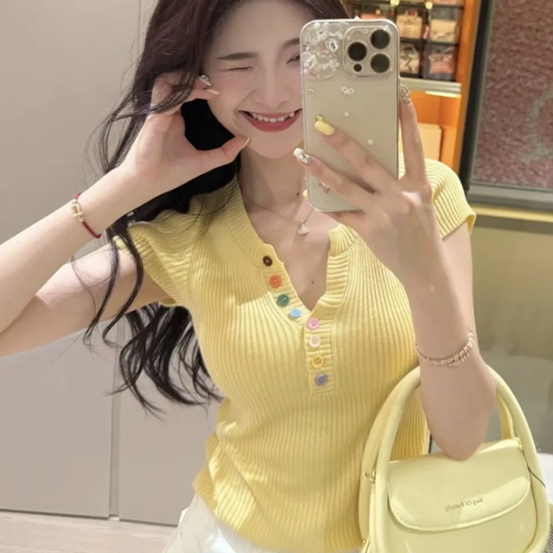 韩版彩色纽扣V领毛针织衫女短袖2025夏新款减龄时尚百搭显瘦上衣
