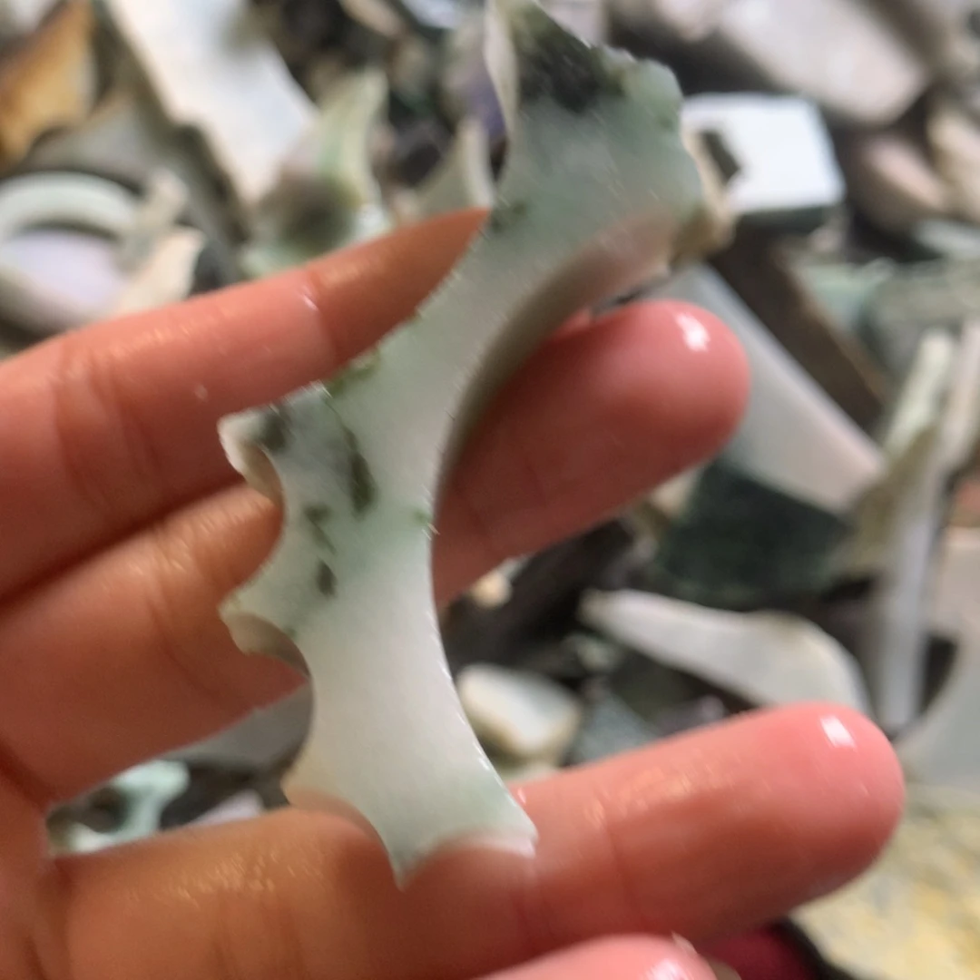 翡翠颈饰未镶嵌缅甸翡翠