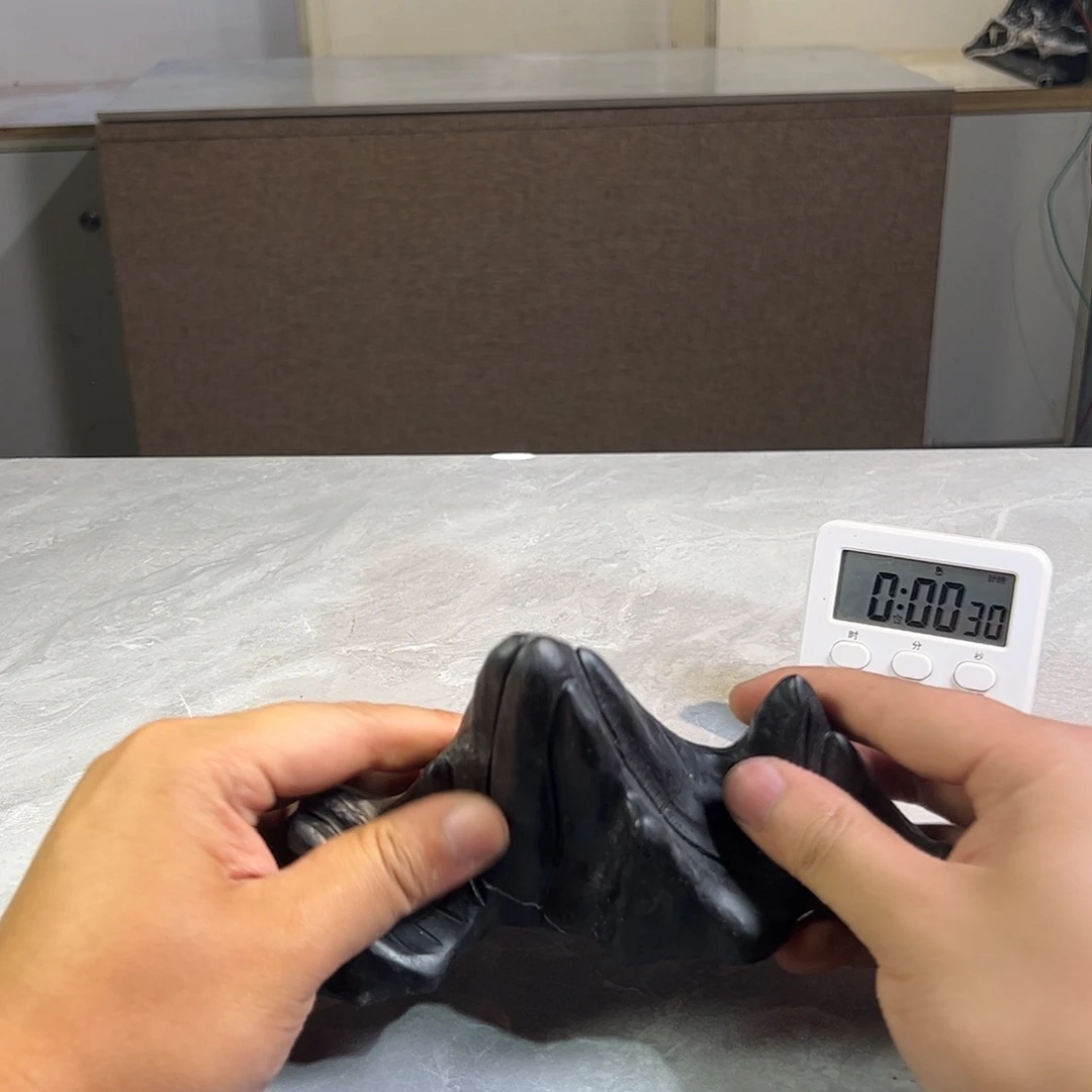 灵璧奇石博览会摆件焰**月