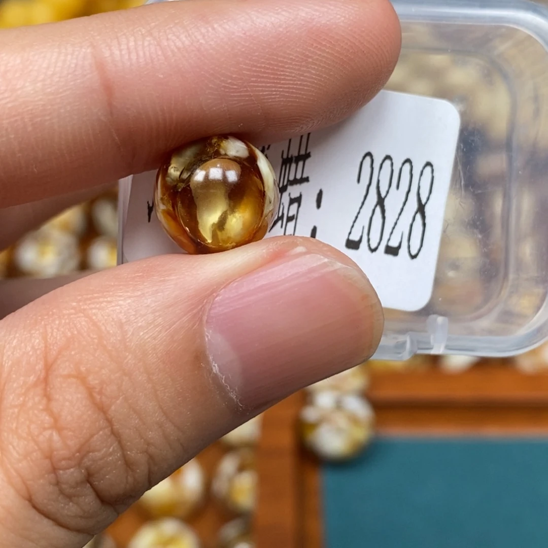 蜜蜡未镶嵌珠宝奇石2828