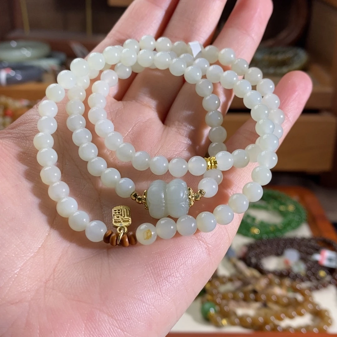 暖****和田玉未镶嵌手链