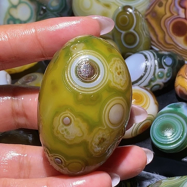 玛瑙/玉髓未镶嵌珠宝奇石98