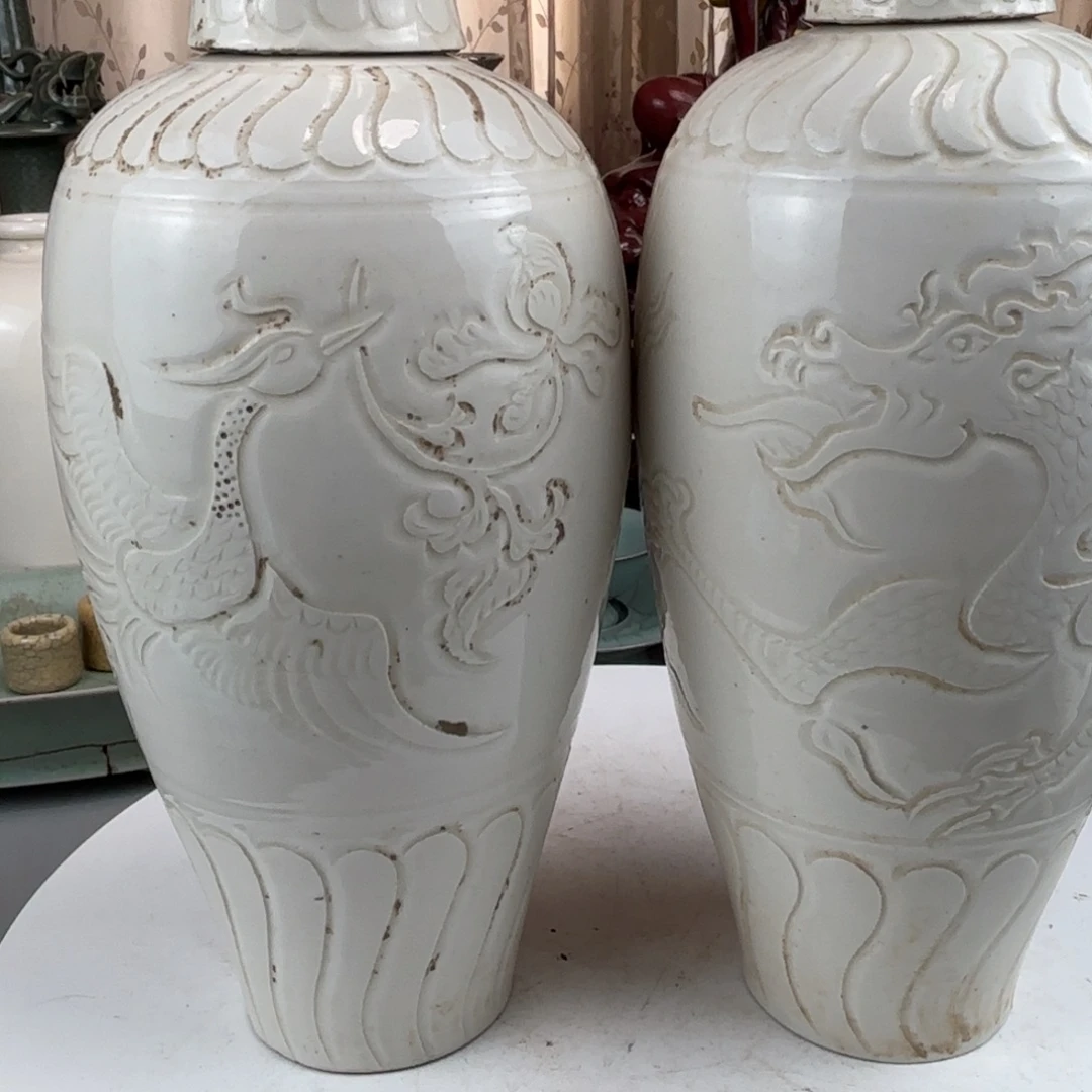 定瓷刻花梅瓶一对