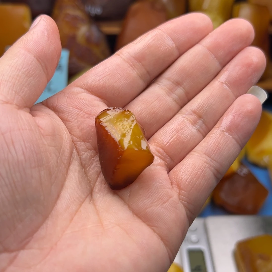 L***I定制琥珀未镶嵌琥珀蜜蜡