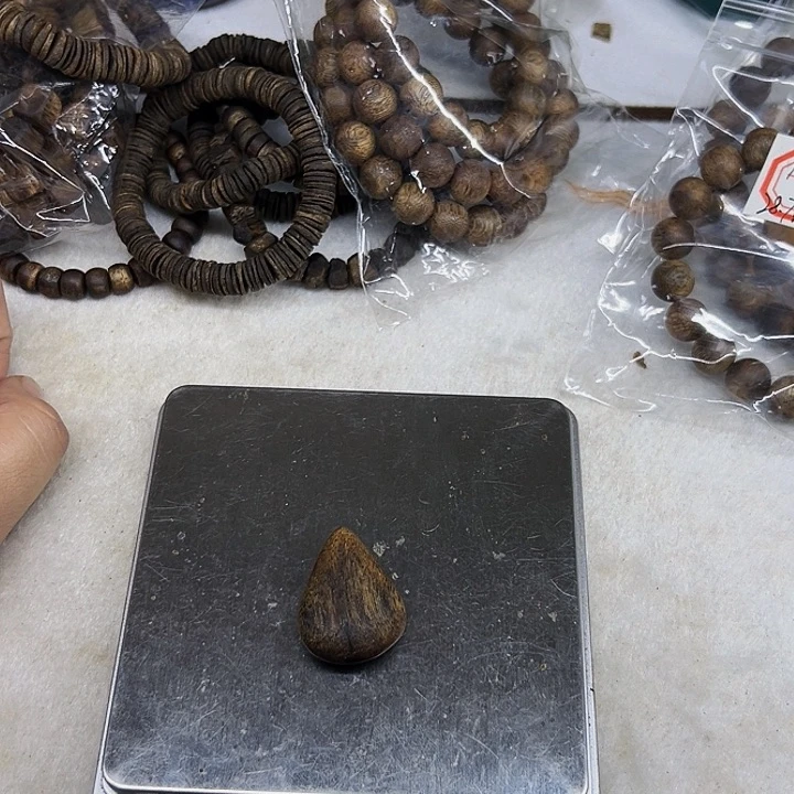 沉香碎屑沉香乖****头水滴2.6克