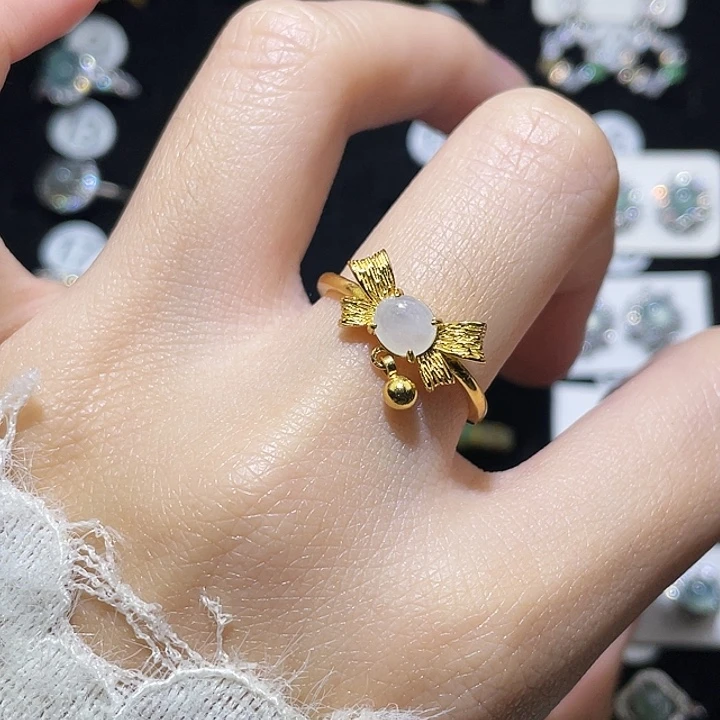 翡翠未镶嵌戒指戒指