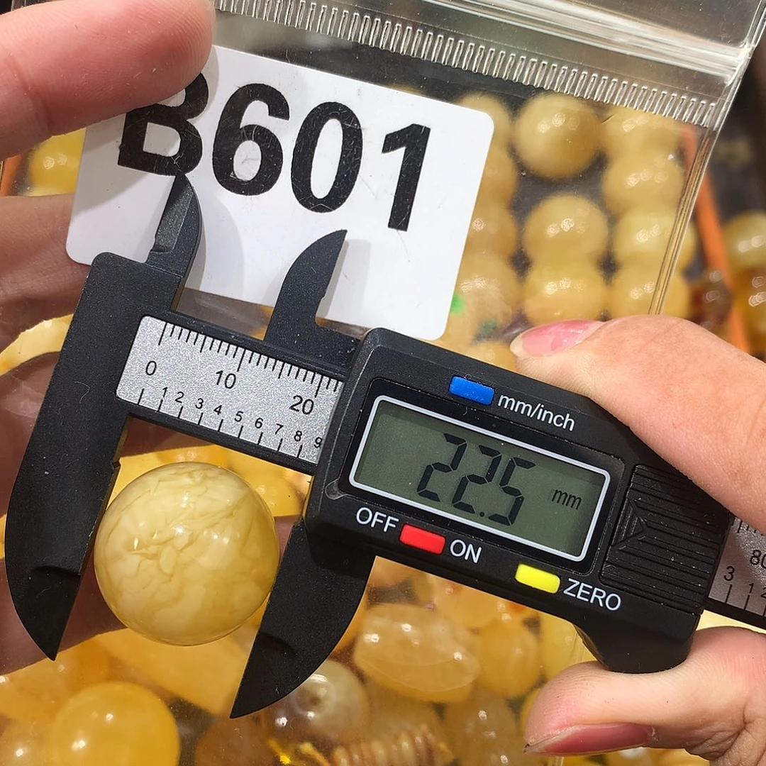 未镶嵌琥珀珠宝奇石