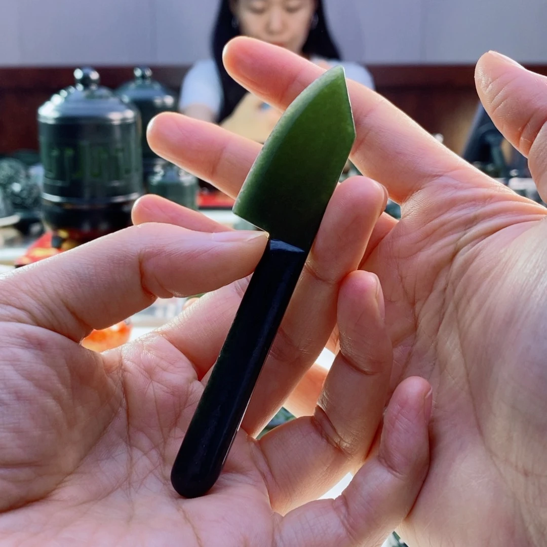 未镶嵌和田玉（青玉）摆件