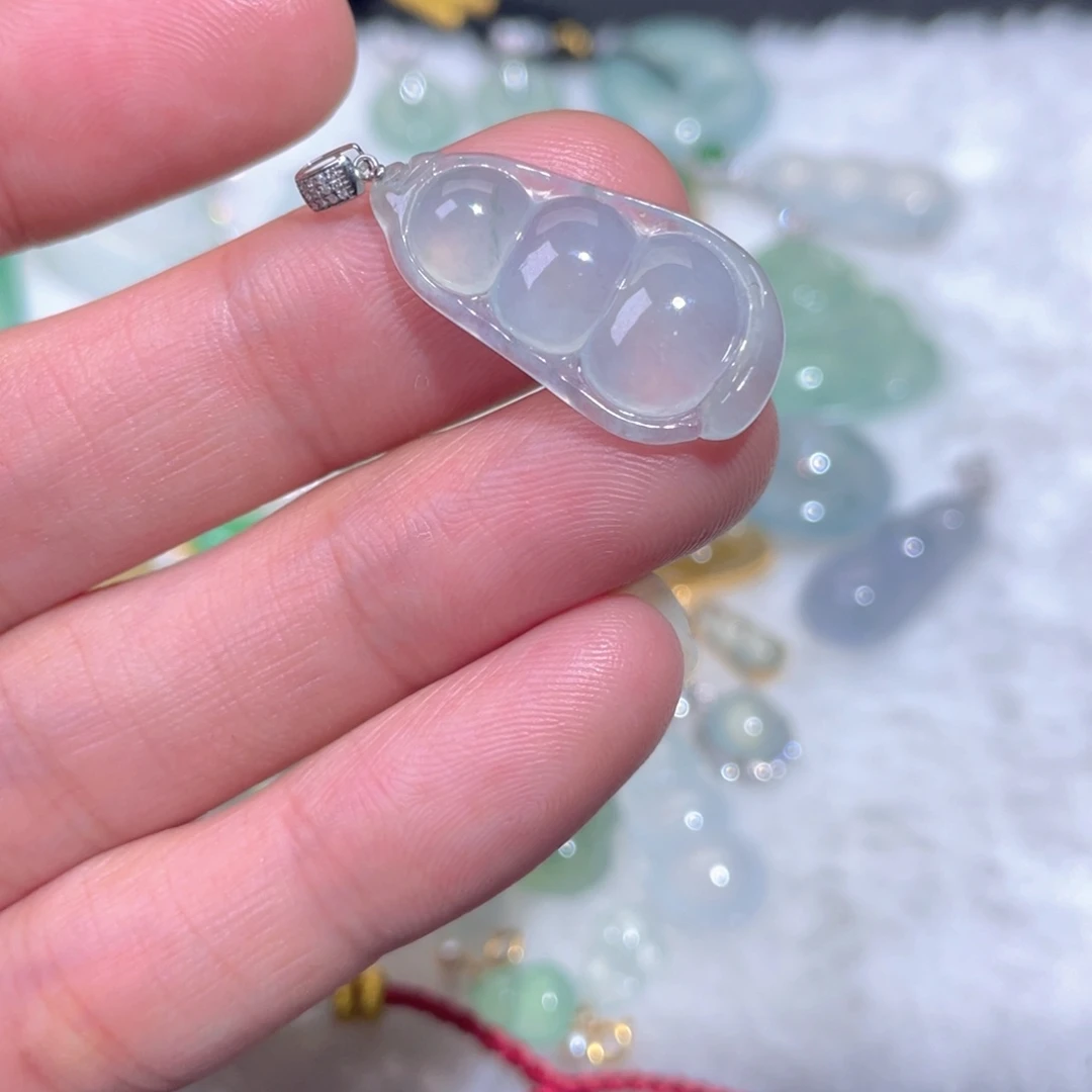 翡翠18K金镶嵌颈饰翡翠