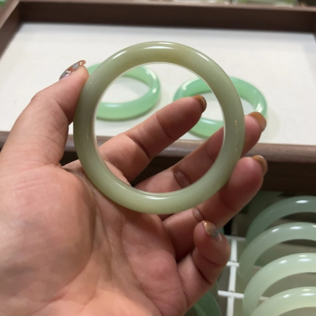 未镶嵌手镯东陵石尖**?