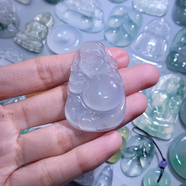 翡翠颈饰未镶嵌财神