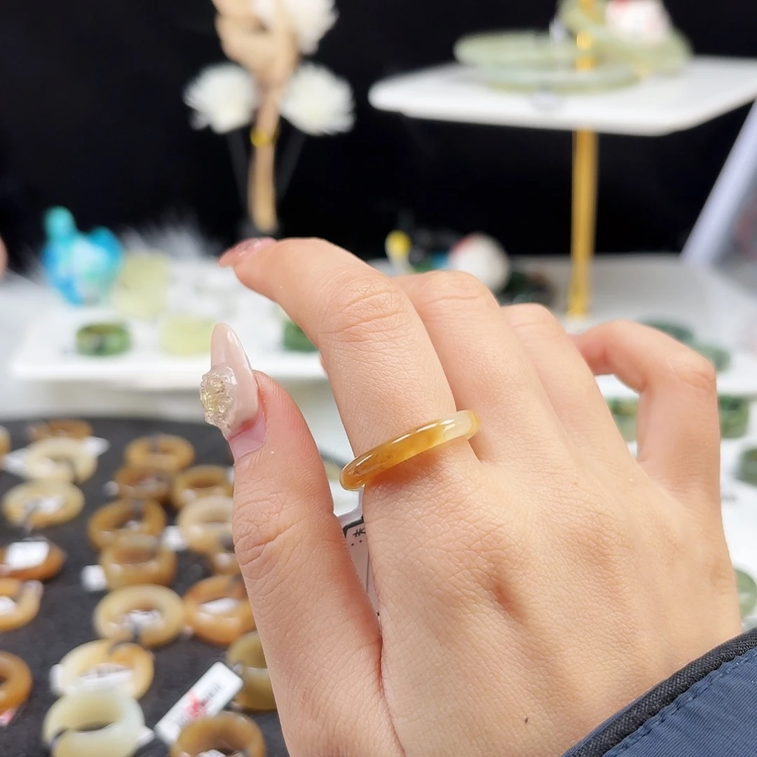 和田玉未镶嵌戒指P79一口糖细条17.6不退换