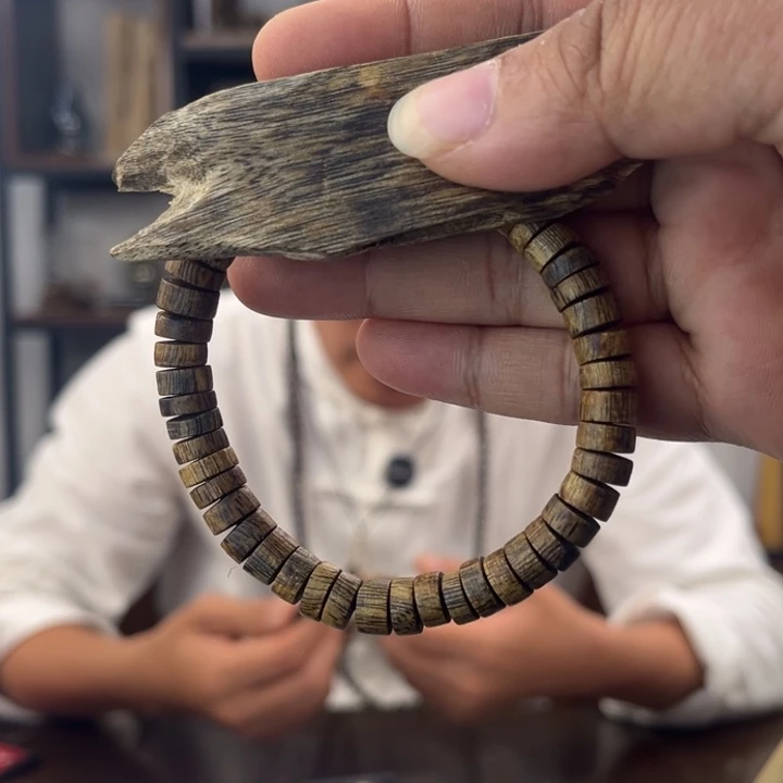 沉香沉香碎屑奇楠随型厚片珠8mm单圈多样性发一SY-028