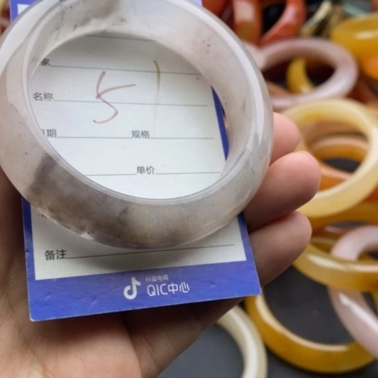 石英质玉未镶嵌手镯