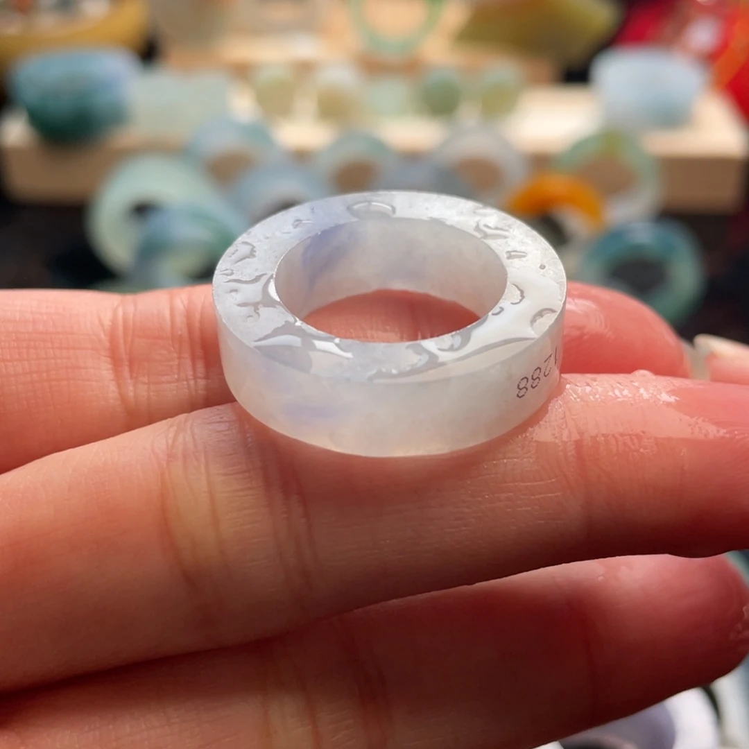 定制翡翠未镶嵌戒指