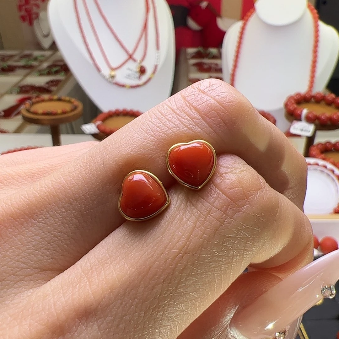 南红玛瑙银S925镶嵌耳钉爱心