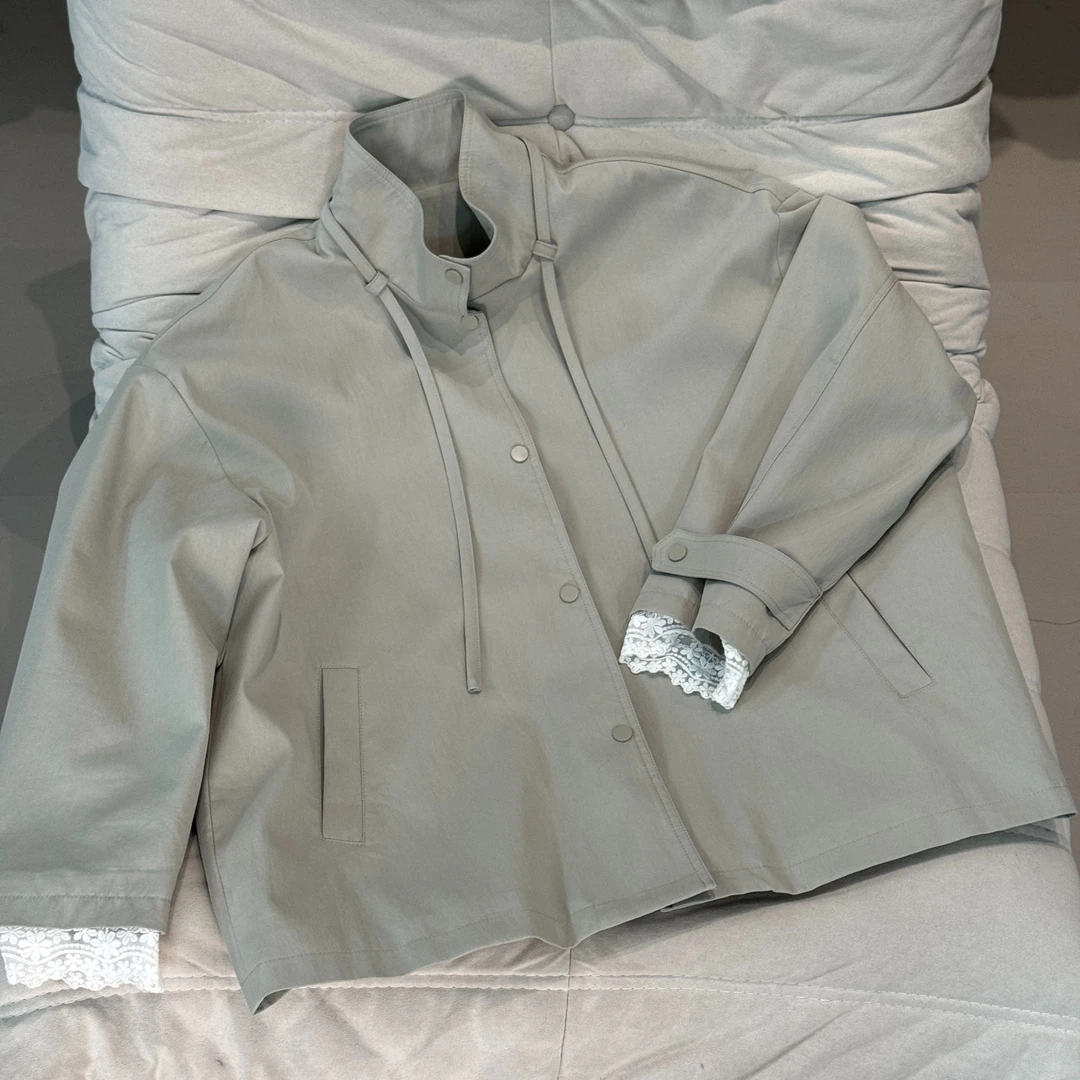 春季新款蕾丝花边袖口后背一粒扣休闲宽松系带立领A字版外套