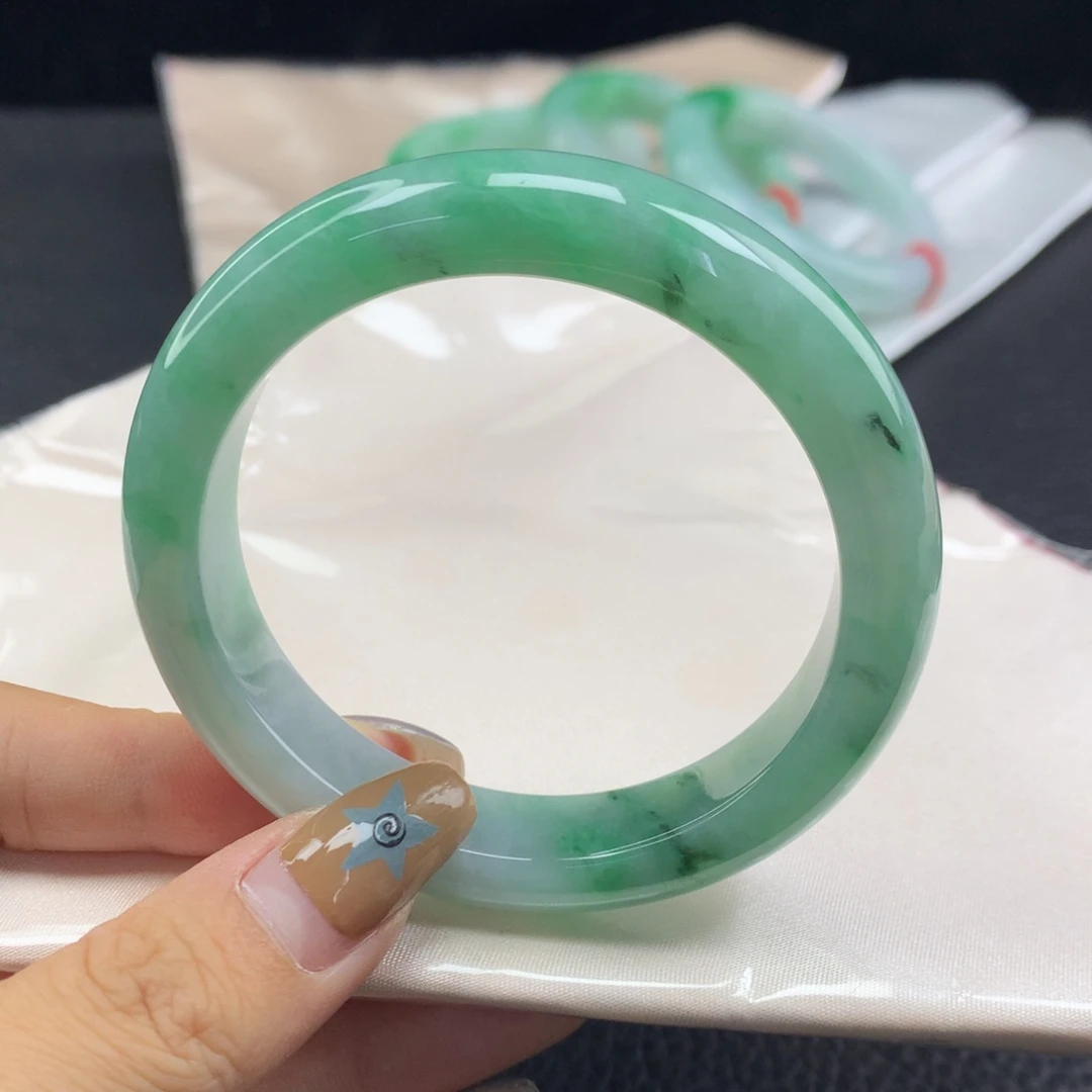 翡翠未镶嵌手镯缅甸56.0辣满绿色飘花正圈