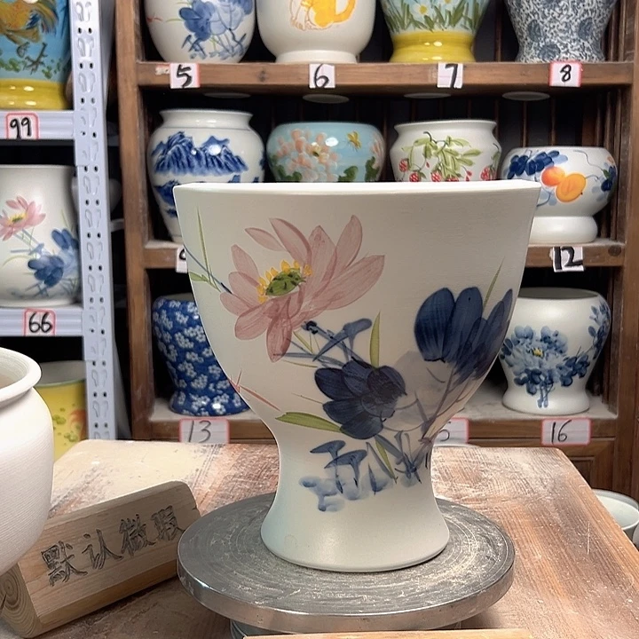陶奖杯青花荷花陶瓷