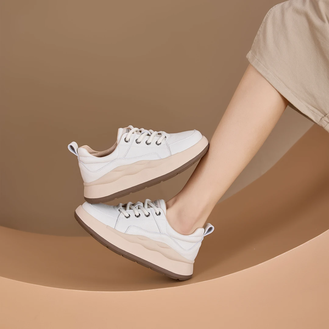 2025春季新款拼色厚底休闲板鞋真皮透气防滑运动鞋跑鞋558