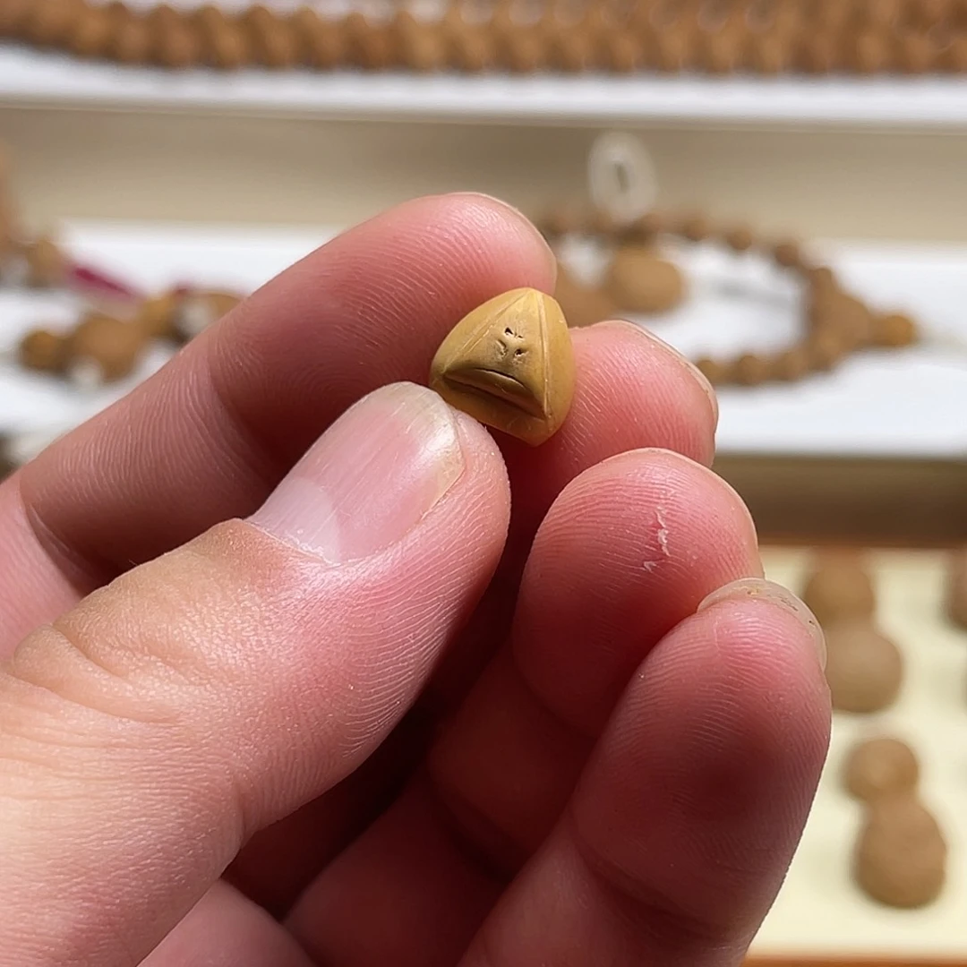 龙眼菩提吊坠承****树龙眼佛塔