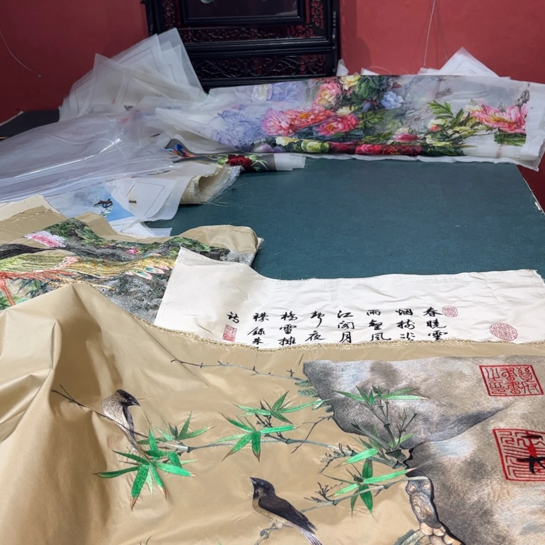 妮***机织绣纯手工制作的一款游戏机