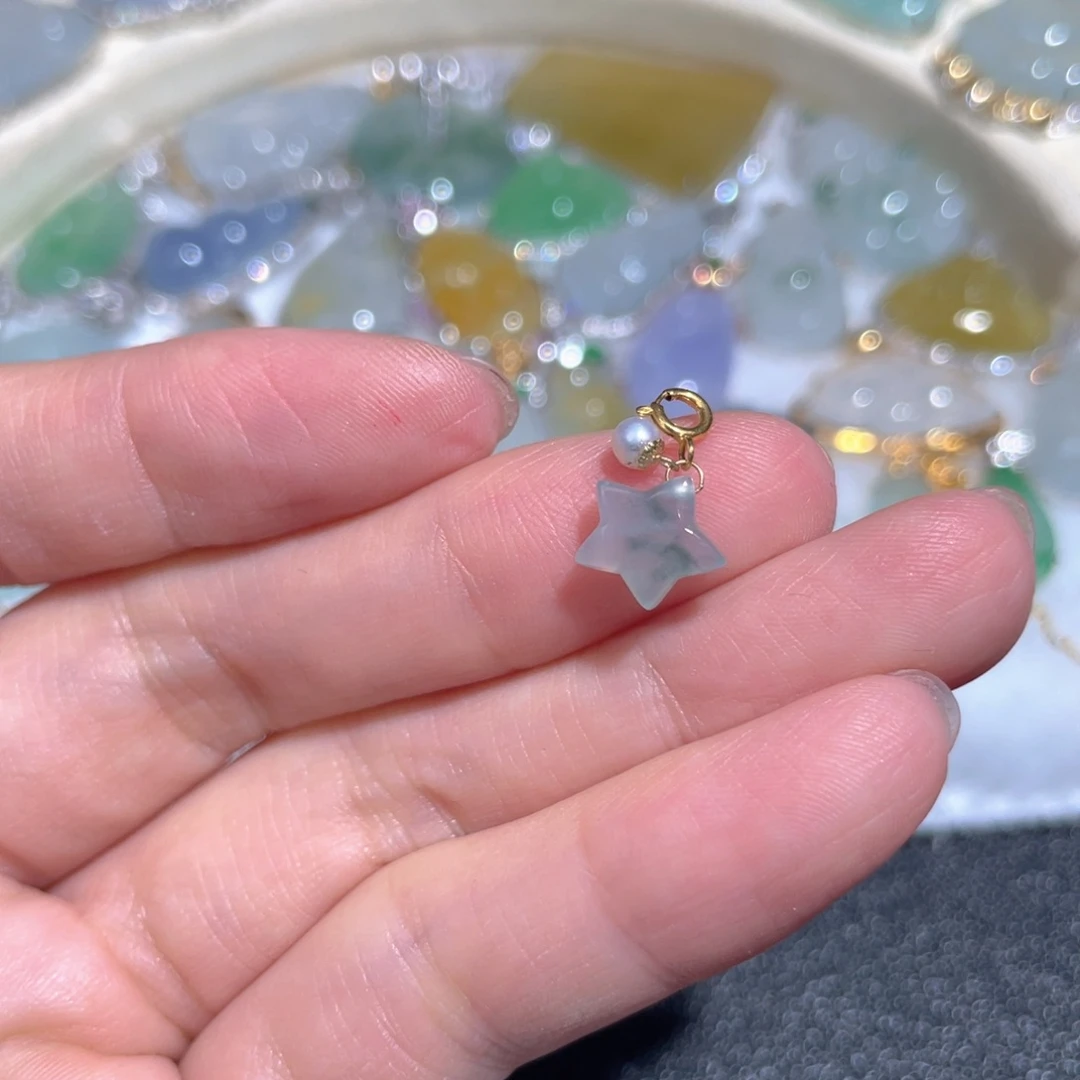 翡翠颈饰18K金镶嵌翡翠