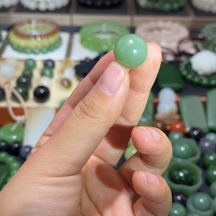 和田玉未镶嵌珠宝半成品卡14绿底粉青微色飘单珠