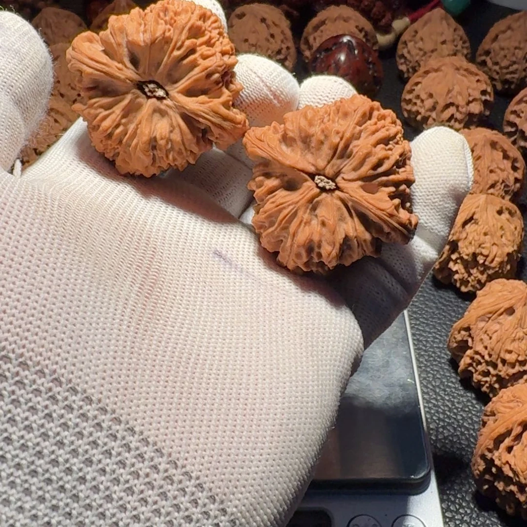 壹***心文玩核桃吊坠有黄有色差有修