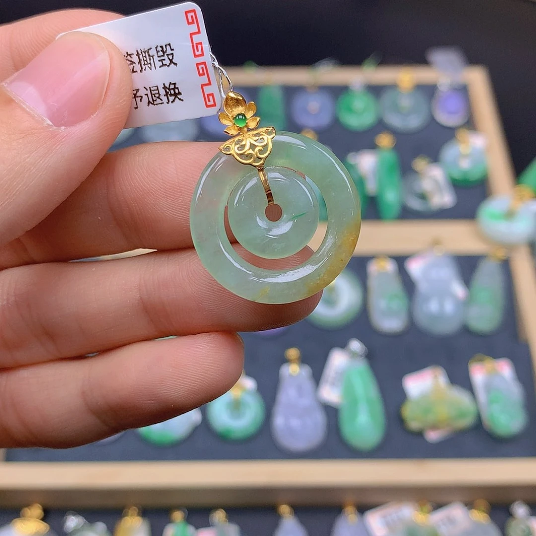 翡翠颈饰18K金镶嵌翡翠