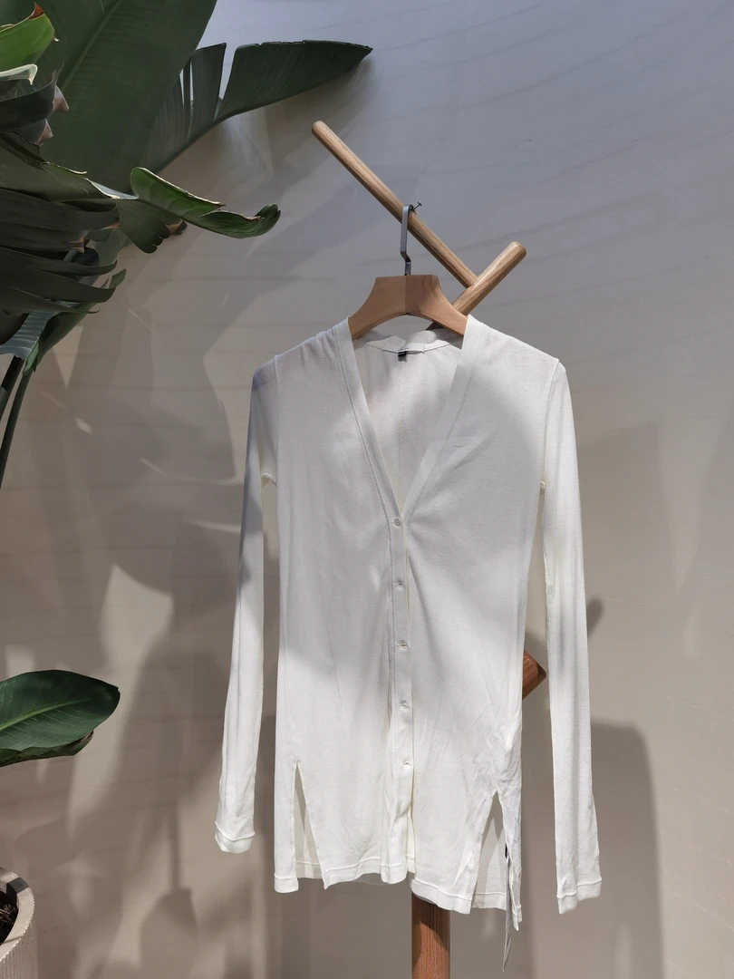 设计师精品长袖上衣VW71SY016