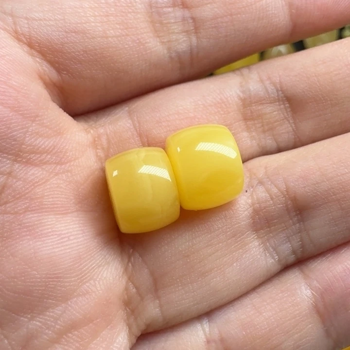 蜜蜡未镶嵌珠宝奇石
