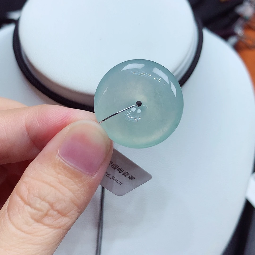 翡翠未镶嵌颈饰翡翠103，22.7/6.3